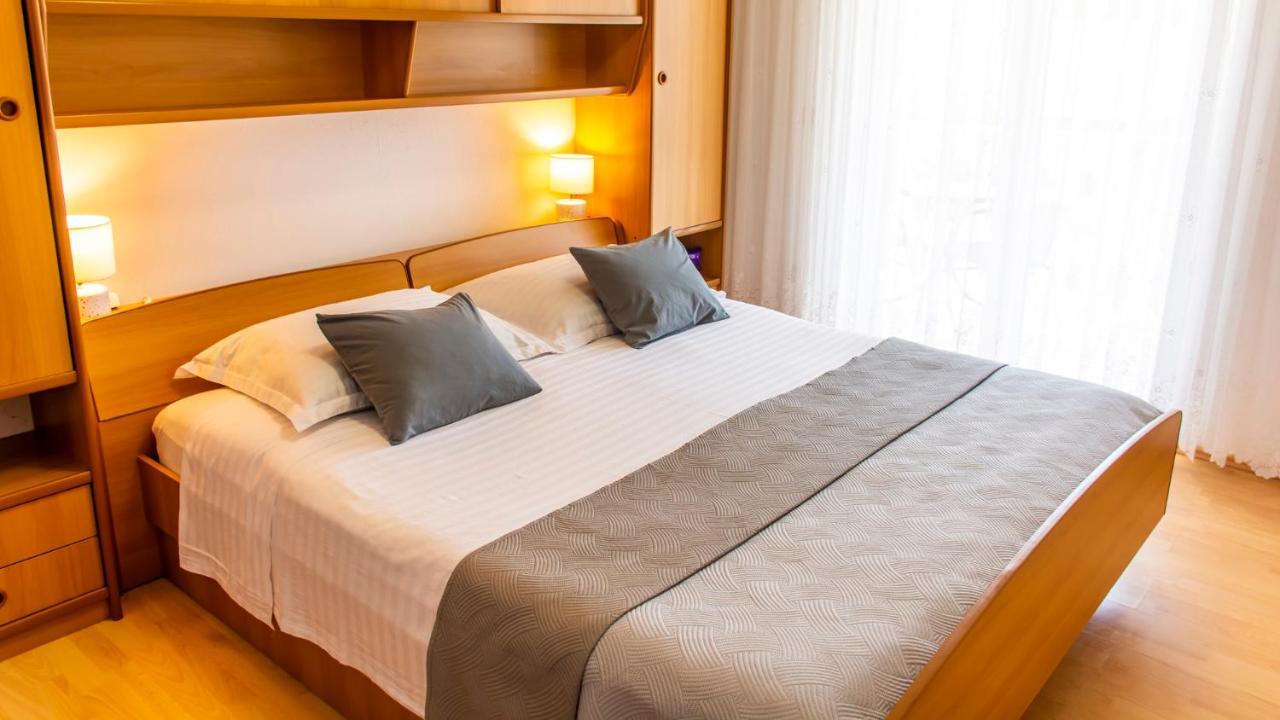 Apartments Curic Трогир Экстерьер фото