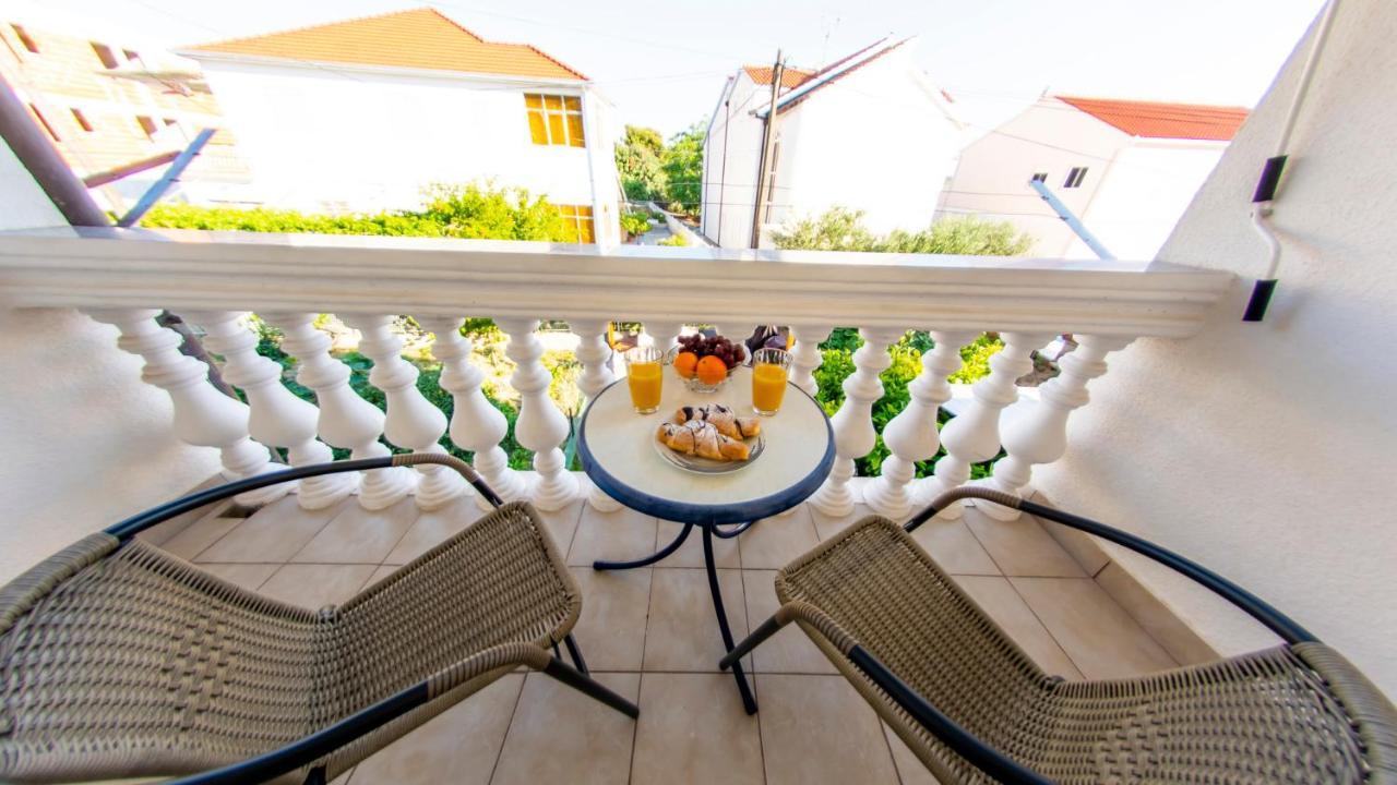 Apartments Curic Трогир Экстерьер фото