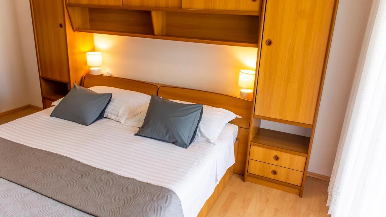 Apartments Curic Трогир Экстерьер фото