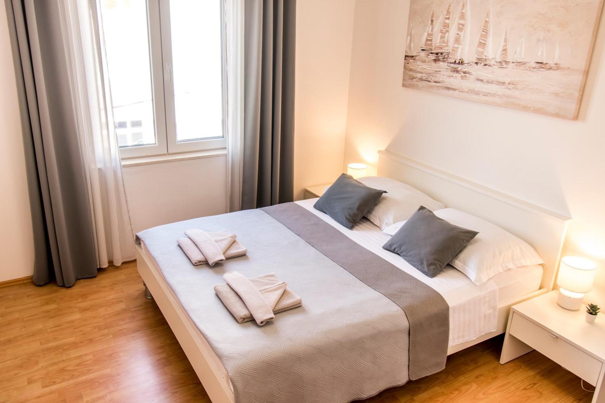 Apartments Curic Трогир Экстерьер фото